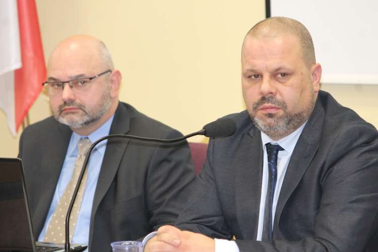 Burmistrz swoje, rada swoje