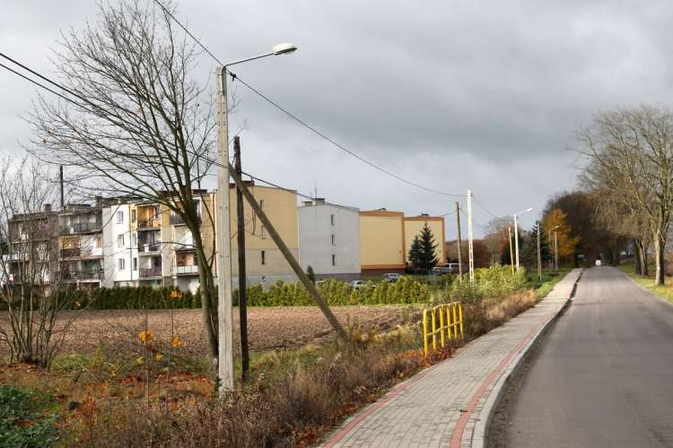 Jaśniej na drodze do Winiarni