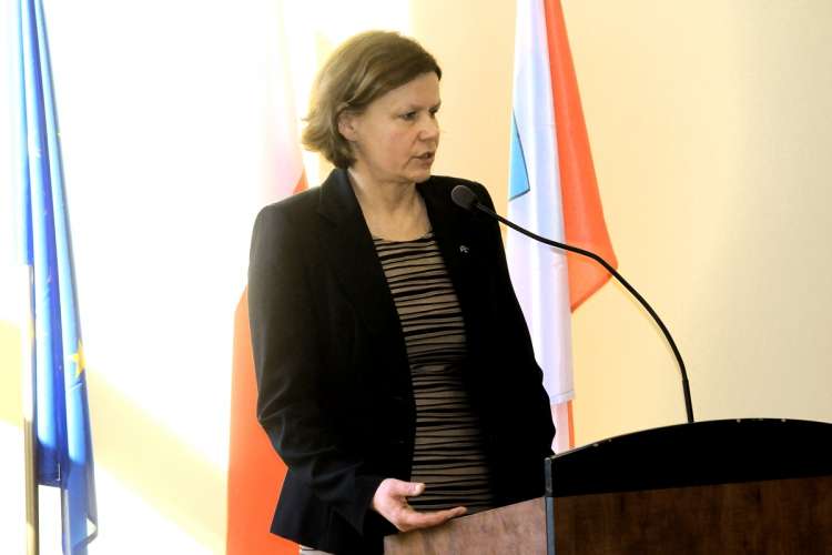 Złotów na kredycie. Spłacać teraz wszystko, czy powoli później?