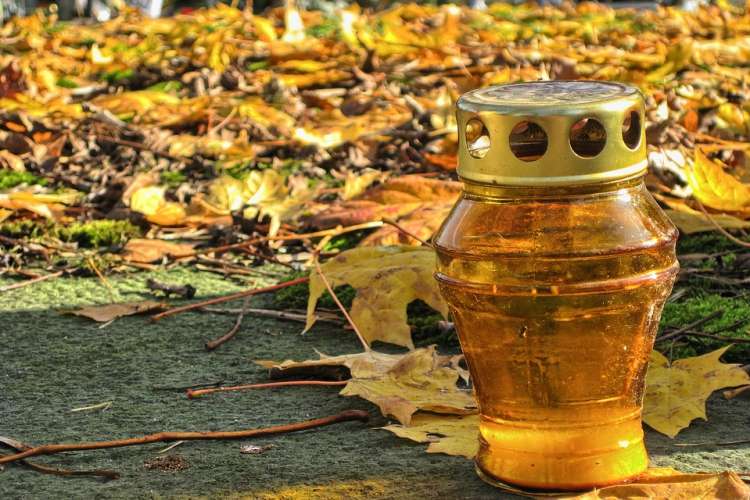 Jak się ubrać na cmentarz? Pogoda w regionie na Wszystkich Świętych i Zaduszki