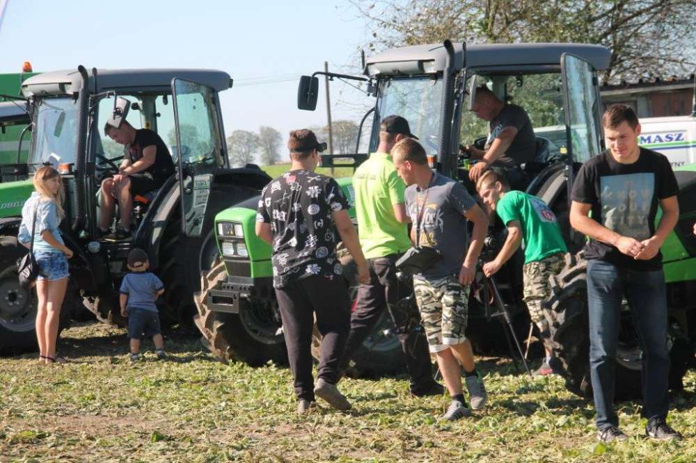 Pokaz nowoczesnych maszyn rolniczych