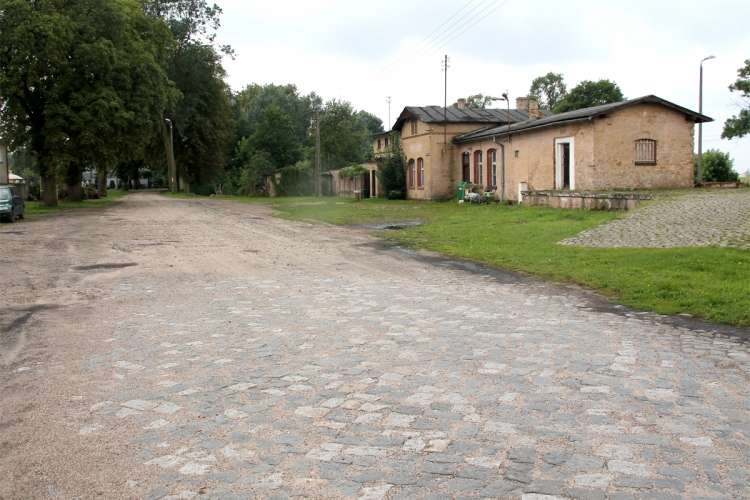 Na Kolejowej wyleją asfalt