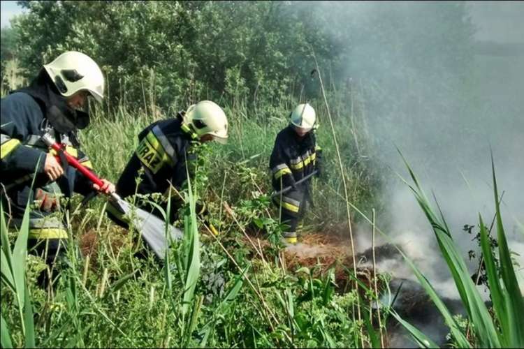 Pierwsze zdarzenie związane ze żniwami w powiecie: pożar słomy