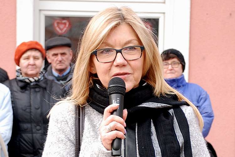 Podstawówka bez dyrektora, liceum bez naboru?