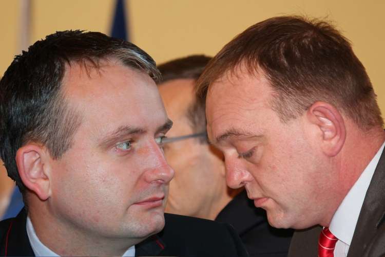 Usprawnienie komunikacji czy interes prywatny?