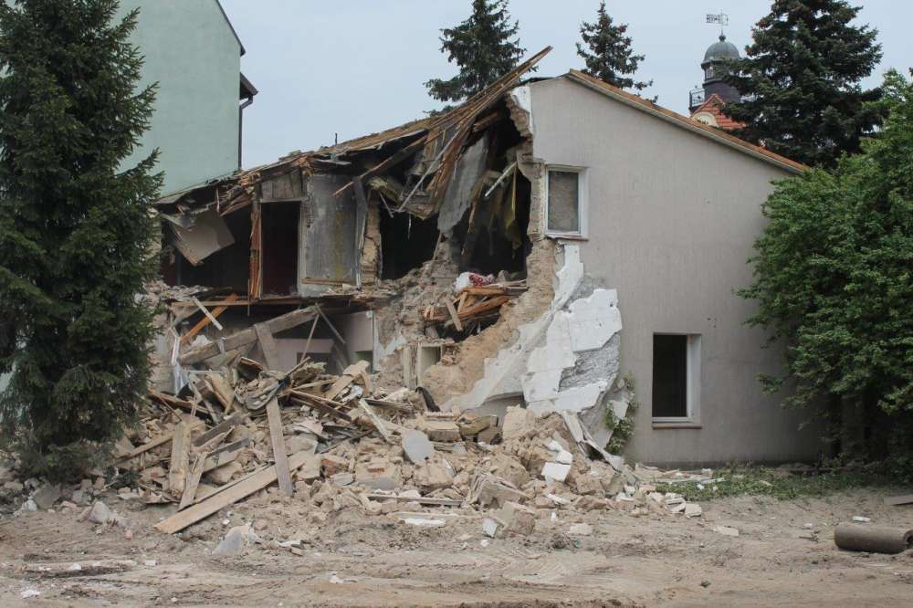 Rozbiórka budynków przy Wojska Polskiego. Pod galerię