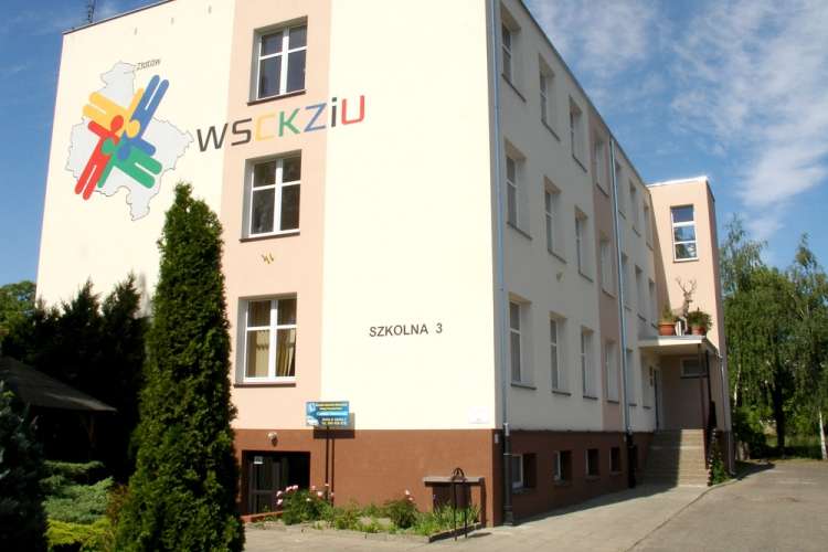 Dobra szkoła nie produkuje geniuszy, tylko zdrowe społeczeństwo. Rozpocznij edukację w WSCKZiU