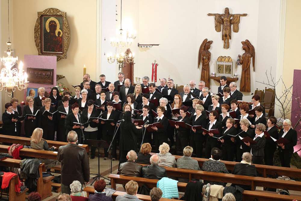 III Koncert pamięci Świętego Jana Pawła II w kościele parafialnym w Okonku