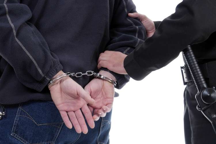 Wielkanocna interwencja policji. Pijany 36-latek z narkotykami