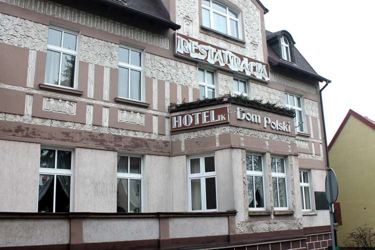 Co począć z Domem Polskim? Czy będzie on tylko hotelem?