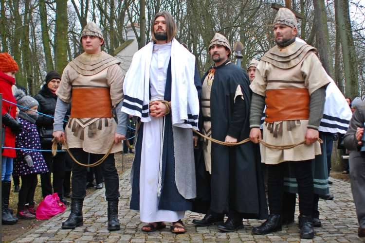 Cztery odsłony góreckiego Misterium Męki Pańskiej przyciągnęły tysiące pielgrzymów