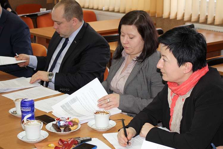 Problemy kierowców podróżujących trasą Stawnica-Stare Dzierzążno wreszcie mają się skończyć