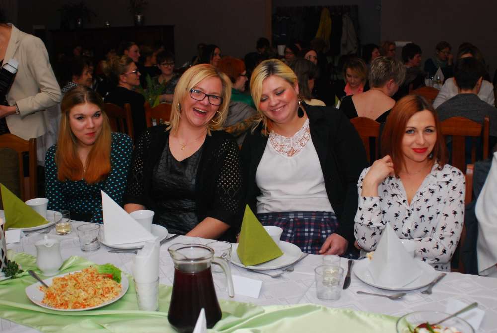 [WIDEO] 275 pań bawiło się z okazji Dnia Kobiet
