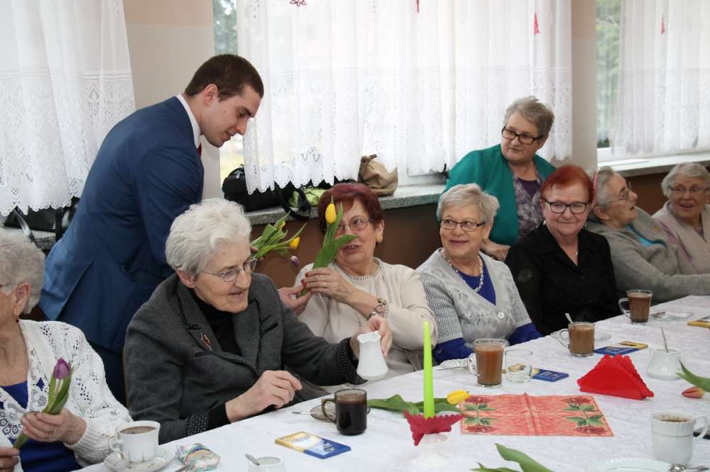 Dzień Kobiet i Dzień Mężczyzn u seniorów w Radawnicy