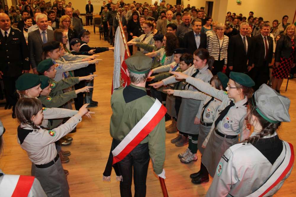 Obchody dziesiątej rocznicy powstania 15 Drużyny Harcerskiej 