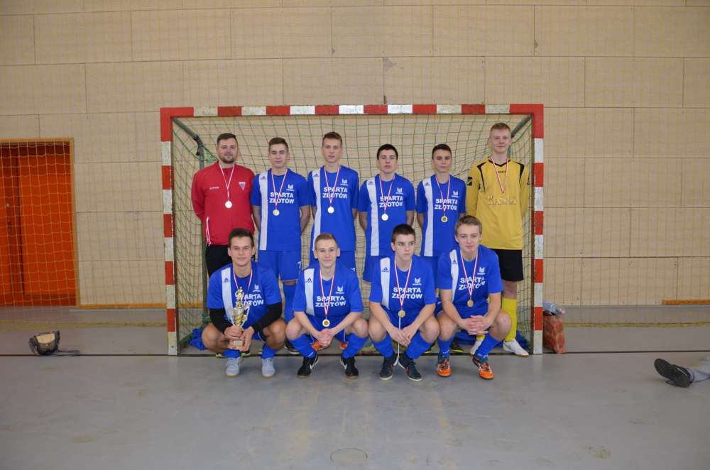 Sukces juniorów młodszych w halowych mistrzostwach OZPN