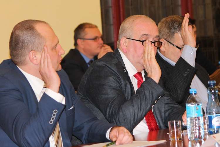 Przetrwanie, ale z perspektywą - na co stać powiat?