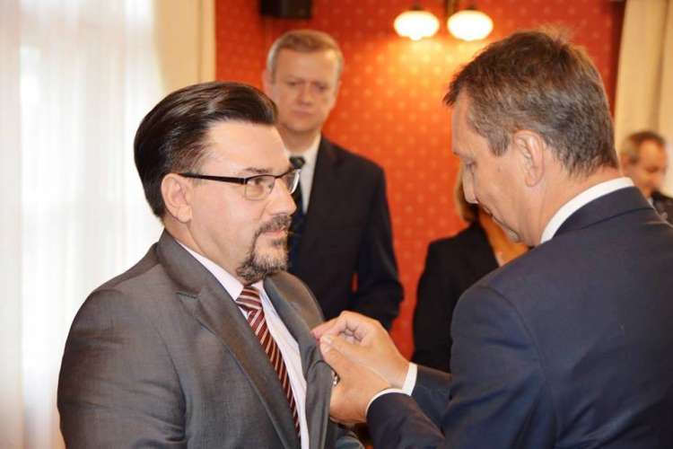 Stefan Kitela z odznaką honorową