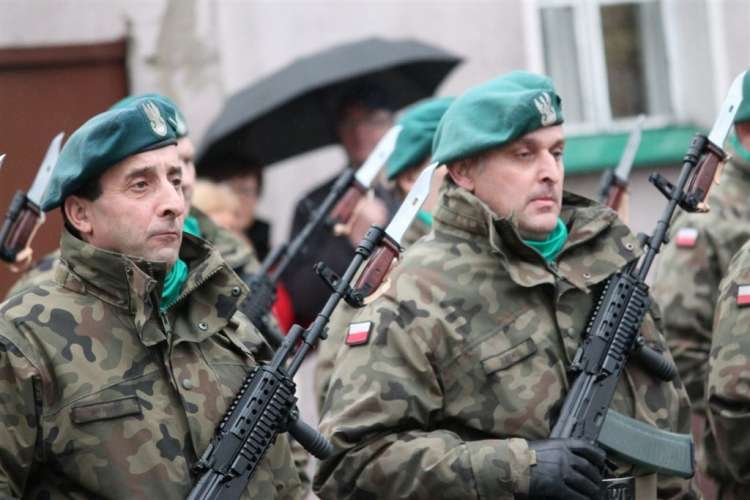 Kocham Cię, Polsko. Poznaj kilku świadków historii.