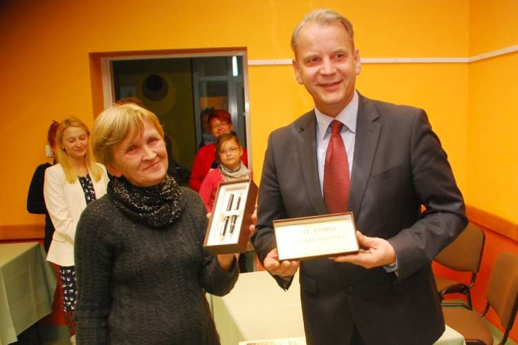 Przylżeńce, muchówki i chruściki
