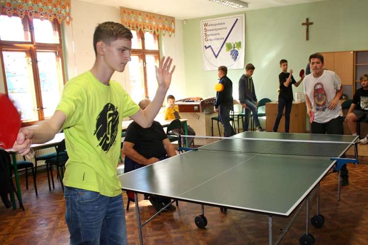 Piotr najlepszy w ping ponga