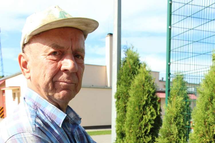 Wisi, nie spadnie