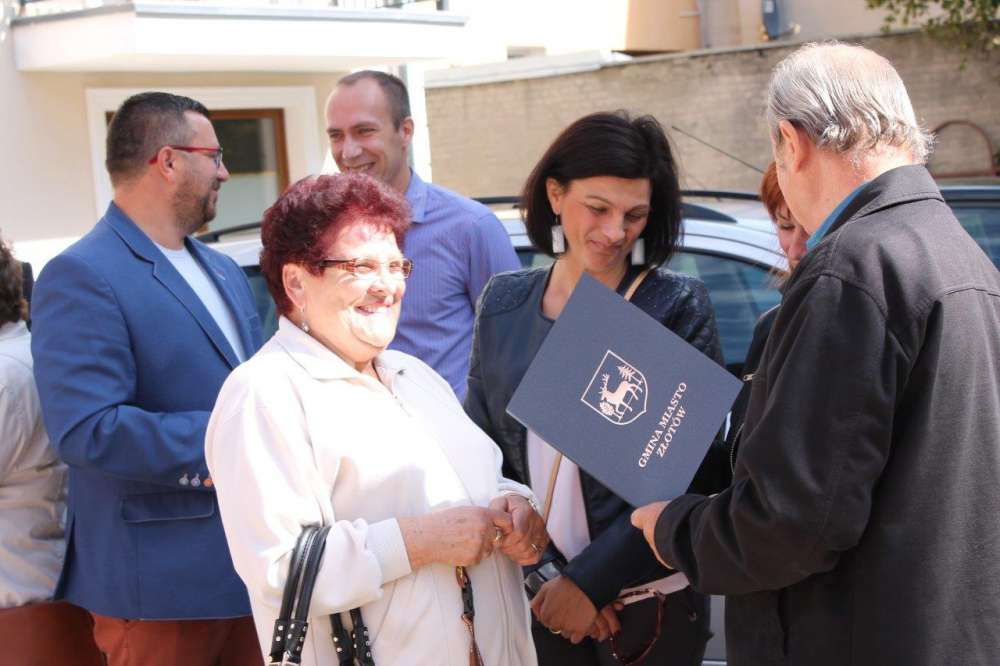 Burmistrz wręczył klucze do nowych mieszkań
