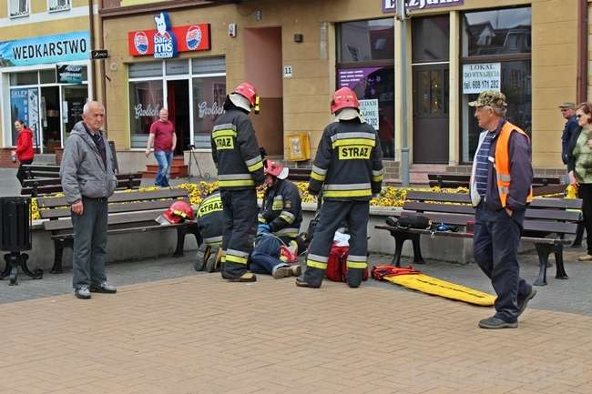 Mężczyzna zasłabł na Placu Paderewskiego [aktualizacja]