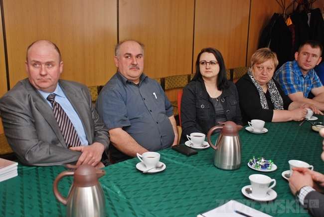 Chcą podwyżki, nie chcą stowarzyszenia