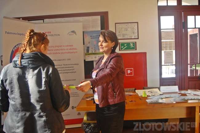 Sanepid o uzależnieniach 