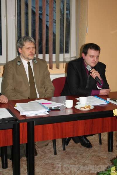 Przed czym broni się burmistrz?