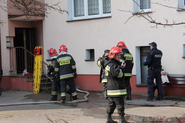 Dym z kuchenki. Akcja strażaków z Złotowie