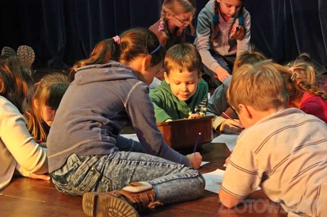 Czy uda się jej zaszczepić teatr w sercach dzieciaków?