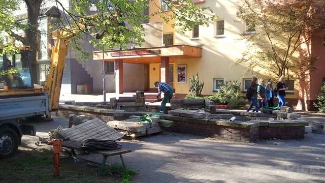 W Złotowie likwidują fontannę