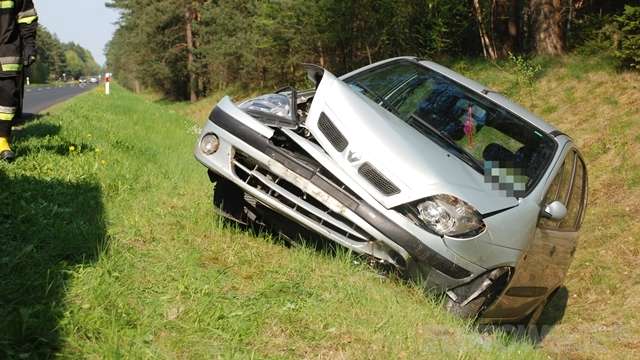 Za Skórką dachowało Renault 