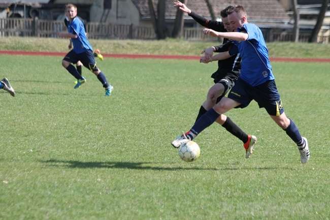 Na piłkarskich stadionach - 5,6 kwietnia