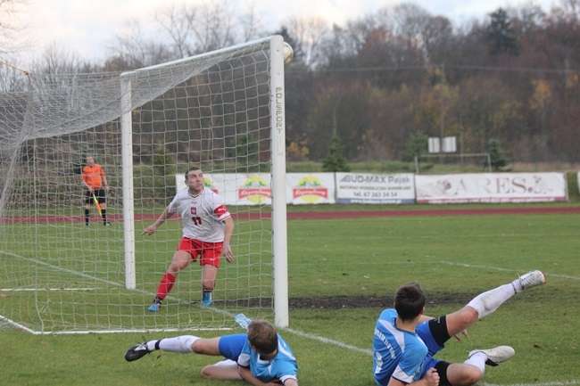 Wyniki na piłkarskich stadionach - 26, 27 października