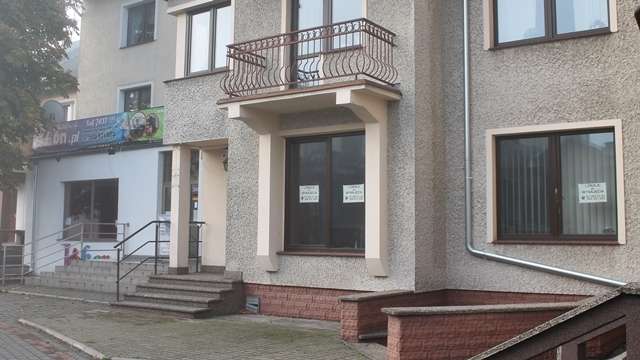 Świecą pustkami