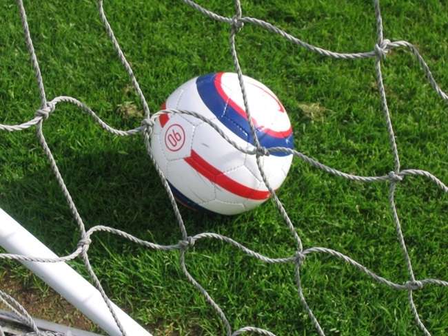 Wyniki na piłkarskich stadionach, 28-29 września
