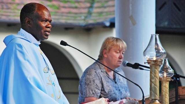 Ojciec John Bashobora w Górce Klasztornej