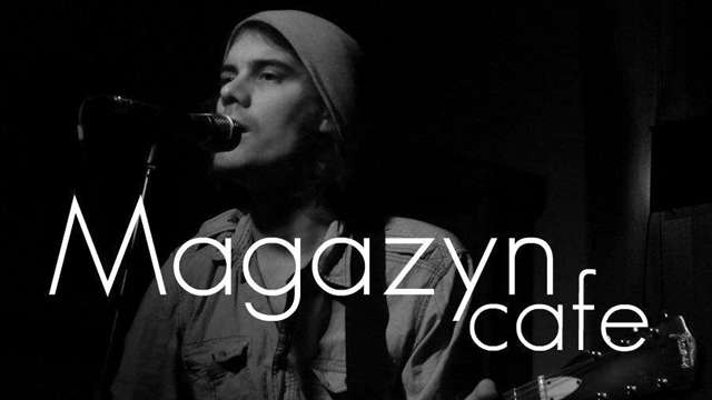 AKT w Magazyn Cafe