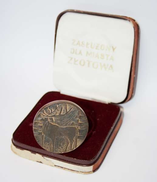 Zasłużonych na setki