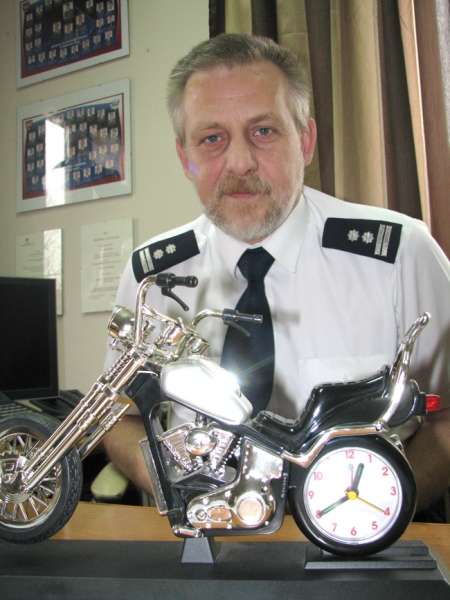 Policjant wprowadzony