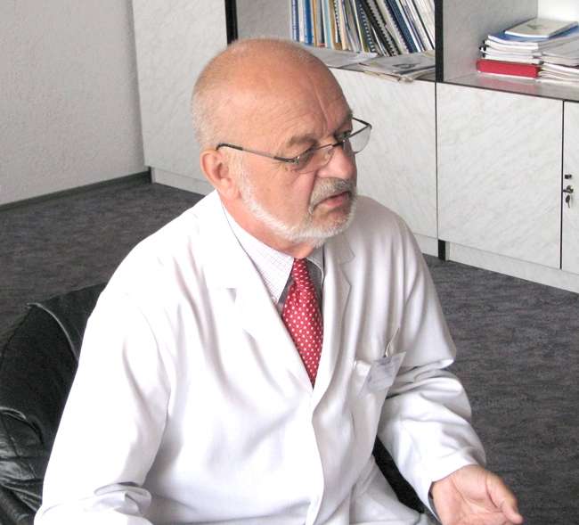 Teusz  odchodzi