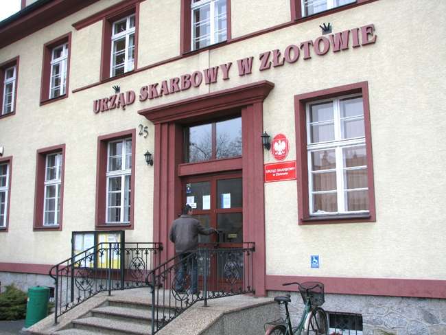 PO zwija  Polskę  powiatową