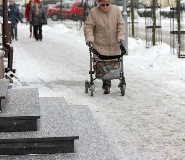 [Porusz problem] Uważaj jak chodzisz! Śnieg sprzyja upadkom i stłuczeniom