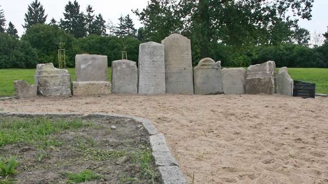 Przywrócić pośmiertną godność