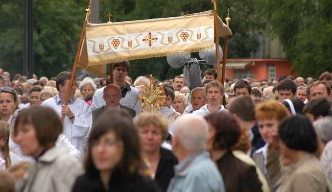 Tłumy na ulicach