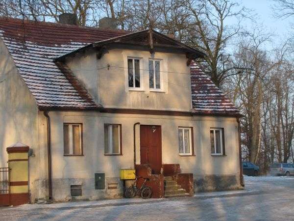 Czteroletni chłopiec wyskoczył z okna
