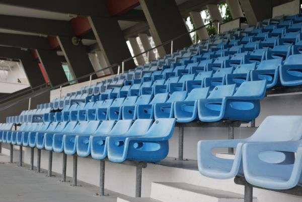 Na piłkarskich stadionach 44/2011